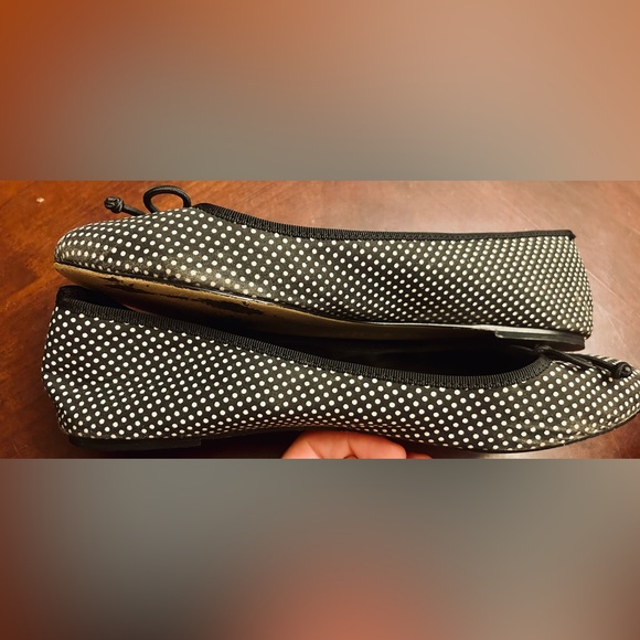 Pre-loved Talbots black and white polka dot ballet flats with bow - Size 7.5M - Picture 3 of 6